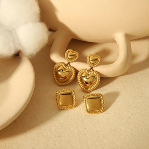 Heart Stud Earrings 18K Gold Plated Stainless Steel Textured Double Heart Vintage French Style Luxury Jewelry For Women