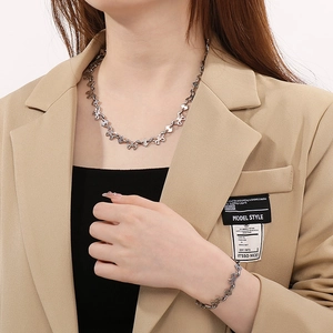 Stylish titanium steel butterfly link necklace and bracelet set for women fashion