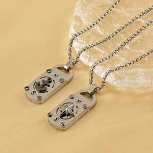 Colliers vintage en acier inoxydable avec pendentifs carrés ancre et boussole