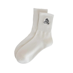 Weiße Baumwollsocken für Damen mit minimalistischer Cartoon-Hunde-Stickerei
