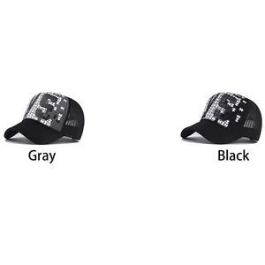Trucker hats with puzzle print and E letter embroidery in grey and black colors
