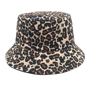 Classic leopard print bucket hat with reversible vintage design for sun protection
