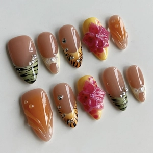 Faux Ongles Amande Fleurs 3D Motif Animal French Tip Künstliche Perle Strass Décor Résine Brillante Pour Manucure Femme