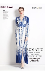Detail of V-neck floral dress with single-breasted buttons and blue botanical print