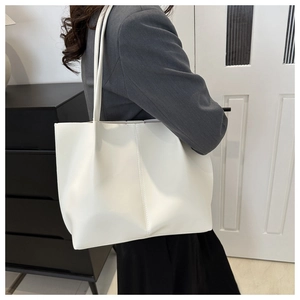 Borsa tote bianca minimalista di grande capacità in ecopelle testurizzata da donna