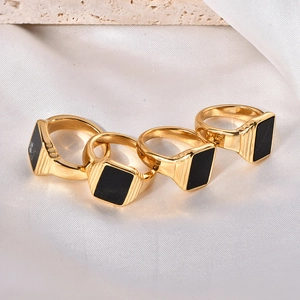 Retro 18K gold plated stainless steel square black signet rings with striped texture