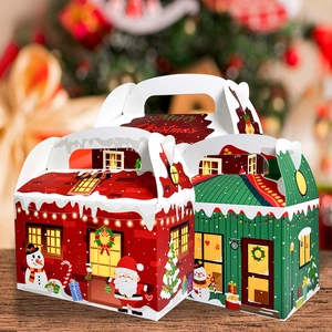 Weihnachtliche Geschenkboxen in Hausform in Rot und Grün mit festlichen Illustrationen