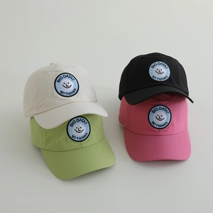 Kinder Schnelltrocknende Baseballkappe Wolken Smiley Stickerei Aufnäher Outdoor Sonnenschutz Gebogene Krempe Hut Für Jungen Mädchen