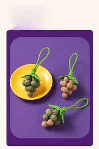 Grape-shaped catnip molar toys for dental cleaning with hanging rope and plant fibers