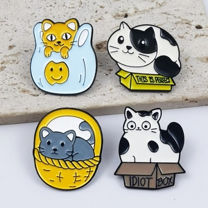 Cute cartoon cat enamel brooches in creative boxes, colorful alloy animal lapel pins set