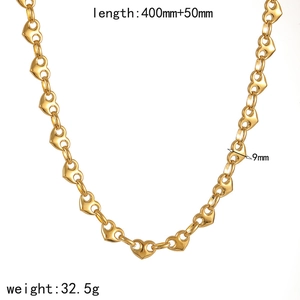Detail of 18k gold plated heart link chain necklace with size and weight dimensions