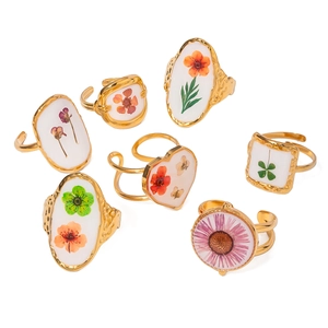 Gold plated stainless steel open rings with assorted real dried flower patterns