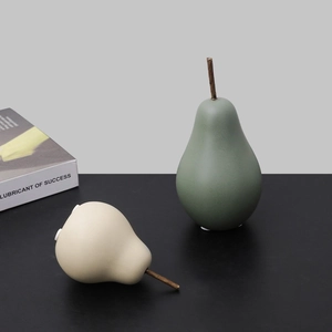 Ensemble de déco poire en céramique moderne vert foncé mat et blanc cassé sur fond gris