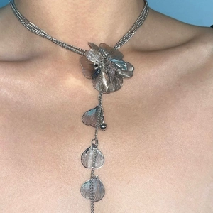 Vintage 3D Hollow Flower Tassel Necklace Multi Strand Silver Tone Steel Chain And Iron Metal Leaf Pendant Jewelry