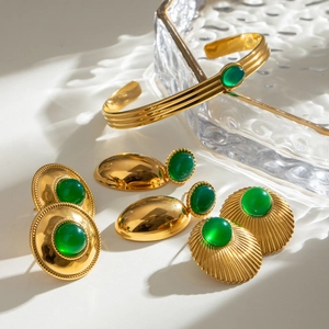 Conjunto de joyas vintage bañadas en oro de 18k con pendientes y pulsera de ágata verde