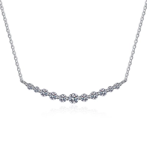 S925 Sterling Silber Halskette mit 11 Moissanit-Diamanten im Verlauf als Lächeln-Design