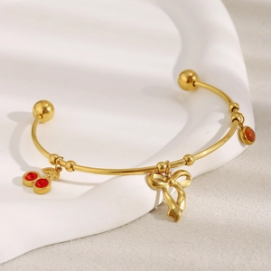 Bracelet Jonc Ouvert Charme Cerise Noeud Papillon Acier Inoxydable Plaqué Or 18K Strass Rouge Bijoux