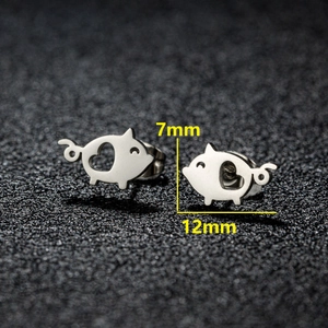 Cute pig-shaped stainless steel stud earrings with heart cutout and 12mm width