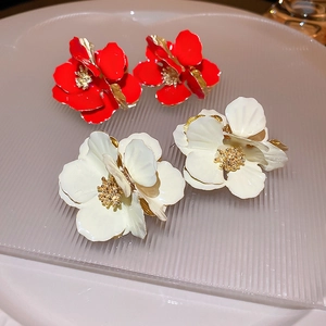 Elegant 3D flower stud earrings in red and white enamel finish with golden petals