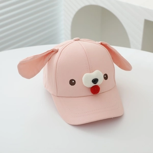 Vue détaillée casquette chiot rose avec oreilles 3D et broderie pour les enfants