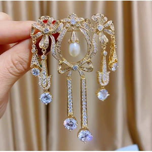 Broche Vintage en Cuivre Plaqué Or Argent Zircone Perle d'Eau Douce Nœud Papillon Gland Broche de Luxe Strass pour Femme Bijoux de Mariage
