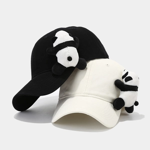 Casquettes de baseball panda minimalistes noir et blanc avec décor peluche