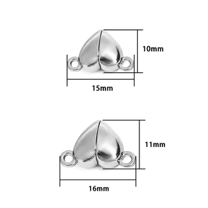 Due chiusure magnetiche a forma di cuore in metallo argento lucido per gioielli DIY