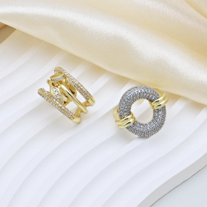 Anello aperto bicolore placcato oro 18k con zirconi incastonati dal design di lusso