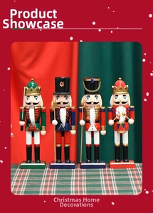 Lot de quatre casse-noisettes de 25cm en bois coloré sur une nappe de Noël festive