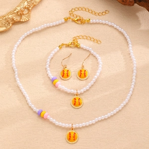 Ensemble bijoux en perles avec pendentifs de baseball et perles colorées de sport