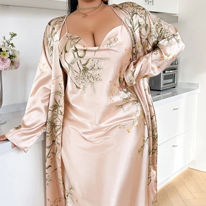 Ensemble de pyjama en satin champagne pour femme avec imprimé floral et col en V soyeux