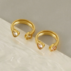 Vintage 18K gold-plated adjustable heart ring with cubic zirconia and spiral texture
