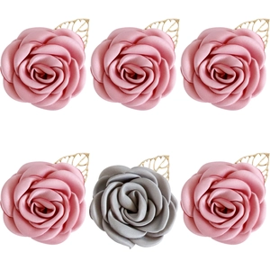 Ensemble de boutonnières roses en satin brûlé et gris avec feuilles dorées