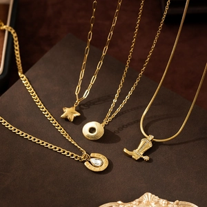 Collane vintage in acciaio inossidabile placcato oro 18K con ciondoli a stella e stivale