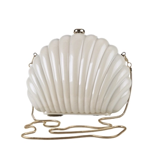 Elegant acrylic shell-shaped clutch evening bag in pearl white with gold chain