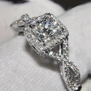 Bague Halo En Zircon Carré Élégante En Cuivre Bras Torsadé Bande Croisée Géométrique Bijoux De Mode Pour Femmes