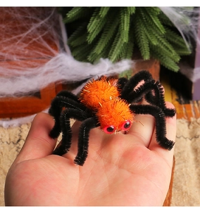 Fermaglio per capelli a ragno di Halloween con corpo in peluche arancione e zampe