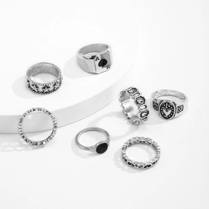 Retro gothic poker and heart silver alloy rings set with punk aesthetics and vintage finish