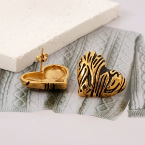 18K gold plated stainless steel heart earrings with black zebra pattern on stone base