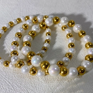 18k gold-plated stainless steel bead bracelets with iridescent pearls in three sizes