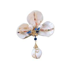Elegant gold fan brooch with freshwater pearl and zircon in vintage palace style