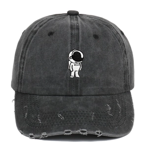 Casquette vintage délavée grise avec broderie astronaute et visière usée