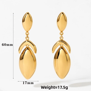 Macro shot of geometric gold earrings with dimensions 60mm by 17mm and weight details