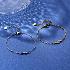 Polished stainless steel treble clef musical note chain bracelets in gold and silver finish