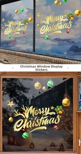 Detail der goldenen Merry Christmas Fensteraufkleber mit festlichen Sternen und Ornamenten