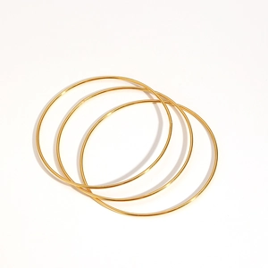 Minimalistisches 18k vergoldetes Edelstahl-Armreif-Set in hochglanzpolierter Optik