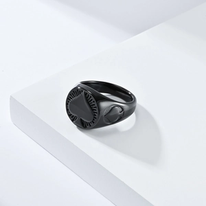 Polished black spade ace signet ring in titanium steel for men with punk vintage style