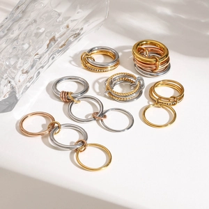Mehrlagige Titanstahlringe in Gold, Silber und Roségold mit Zirkon-Besatz im Set