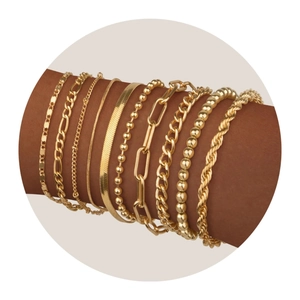 Schickes 18K vergoldetes Messing-Armband-Set mit Figaro- und Schlangenketten für Damen
