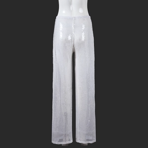Vue arrière du pantalon large à paillettes blanches pour un style chic de soirée